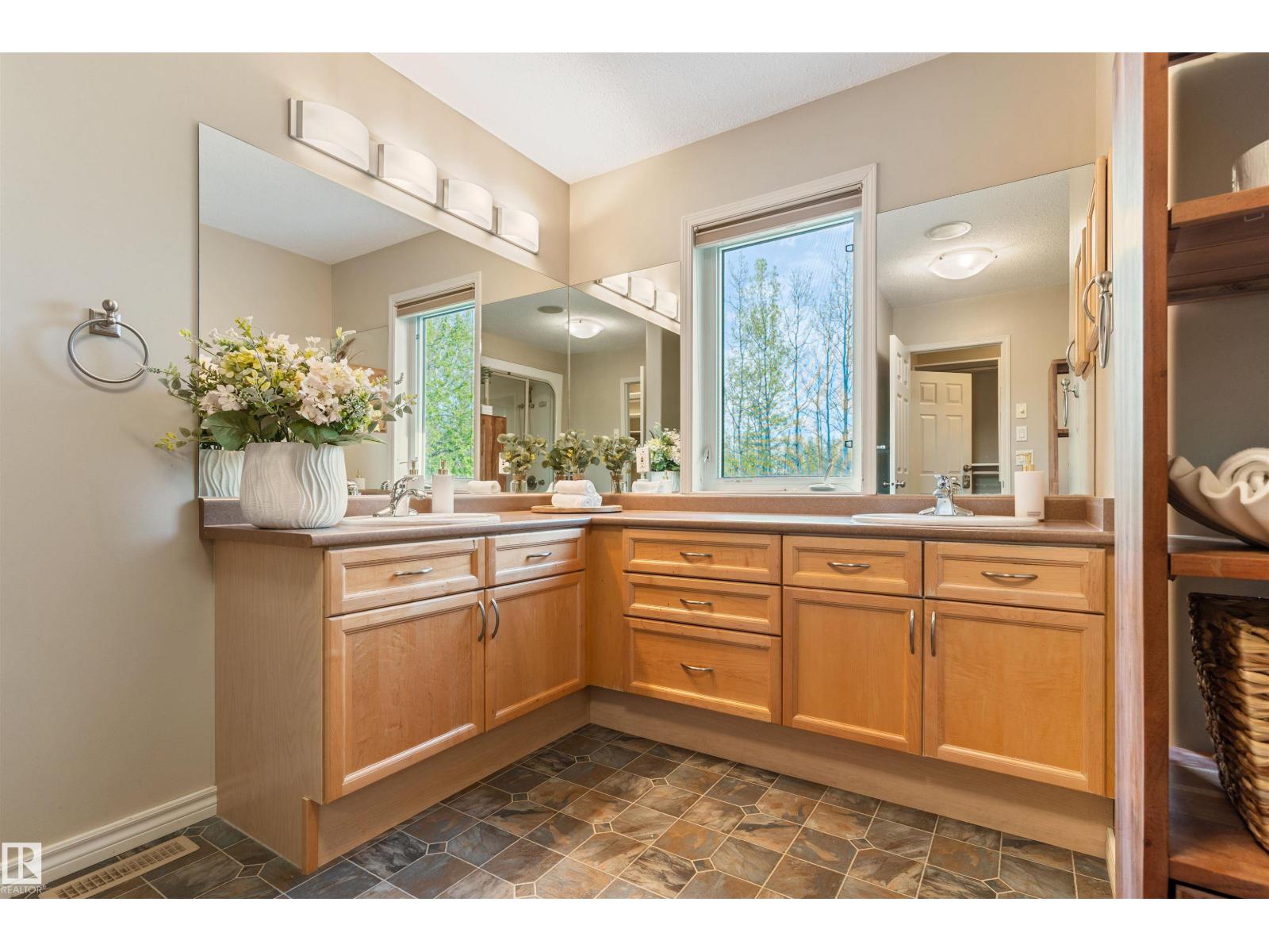 #25 52147 RGE ROAD 231 - 27