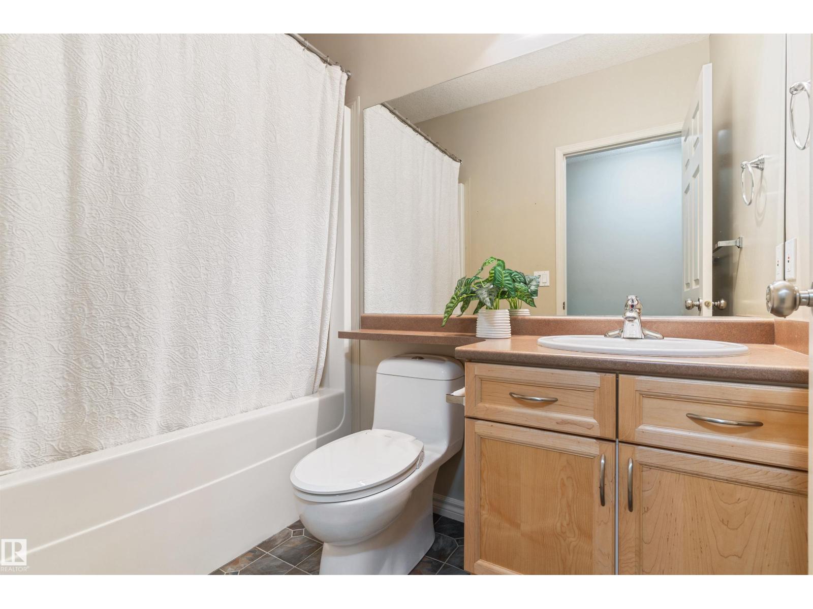 #25 52147 RGE ROAD 231 - 33