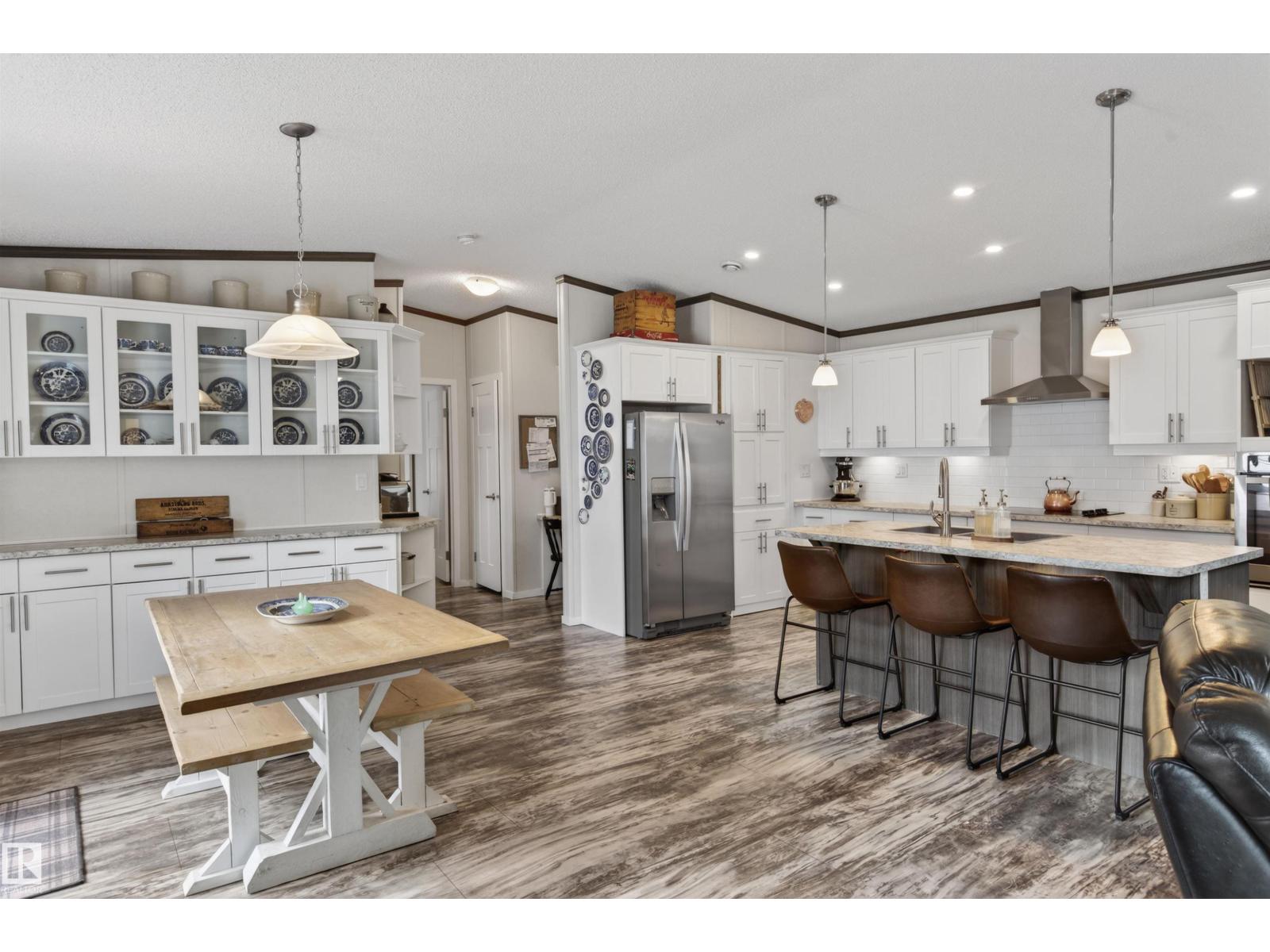 4819 52 ST - Image 2