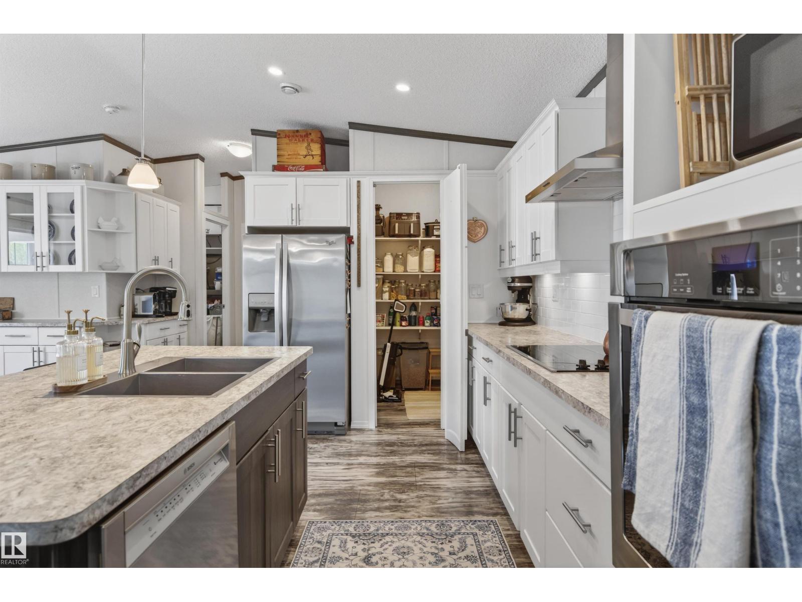 4819 52 ST - Image 3