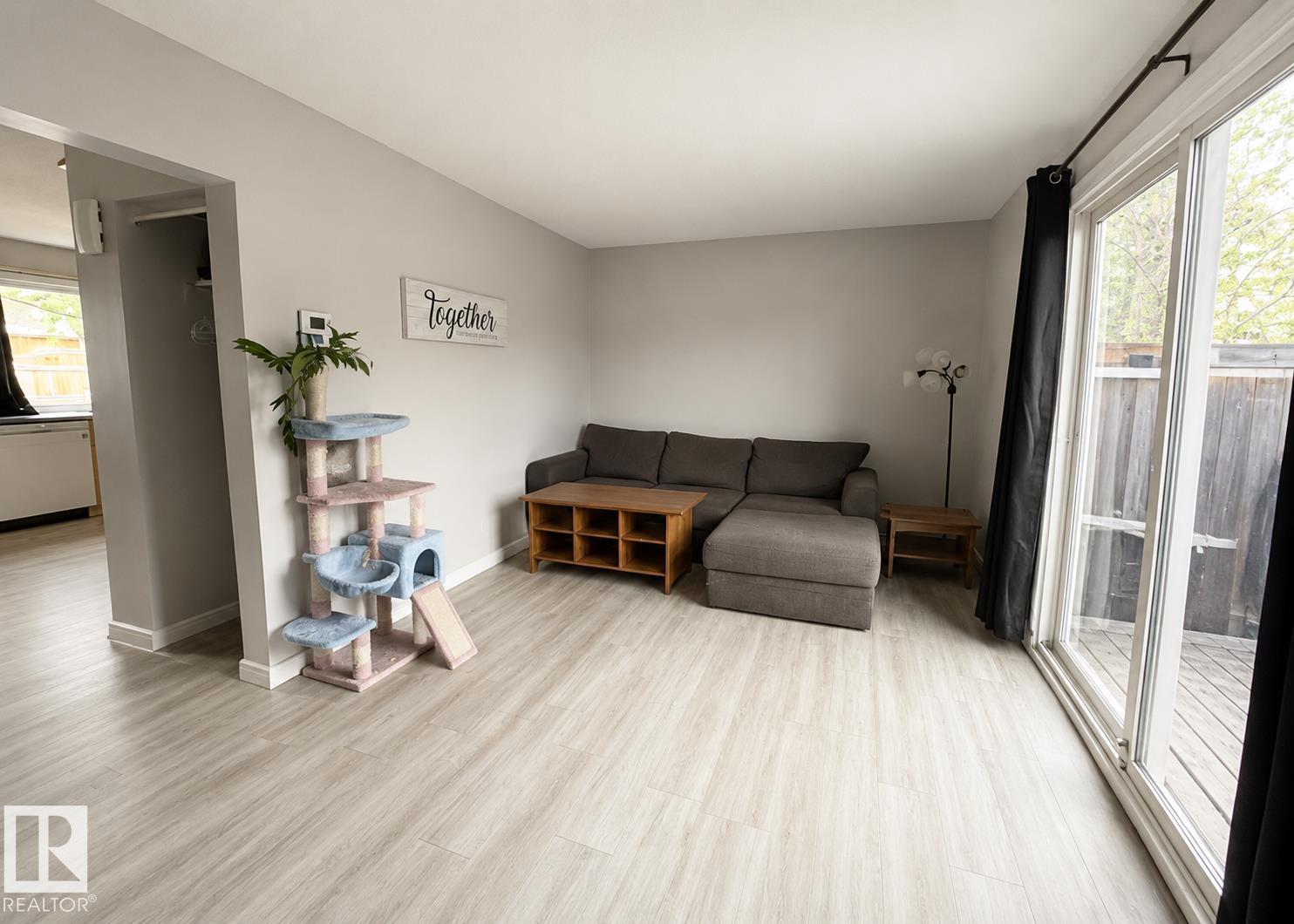 133 WOODSTOCK NW - Image 3