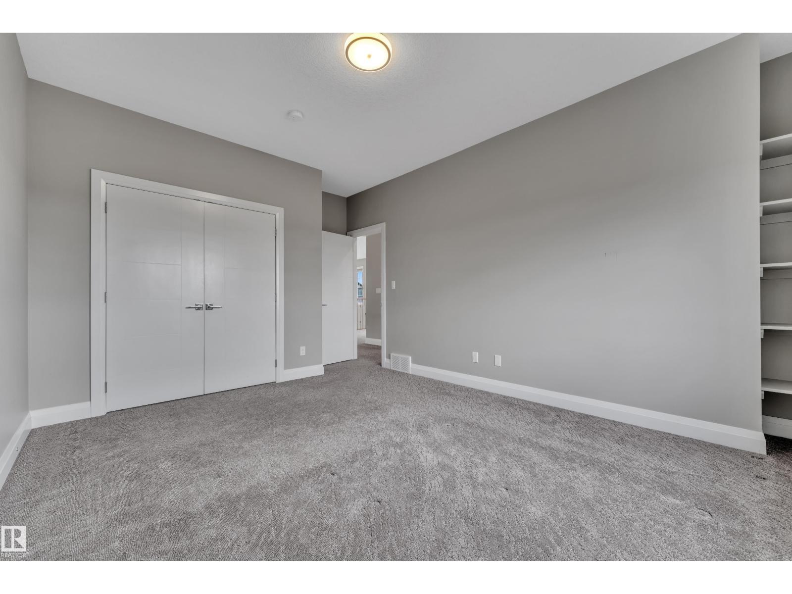 4902 38 ST - 28