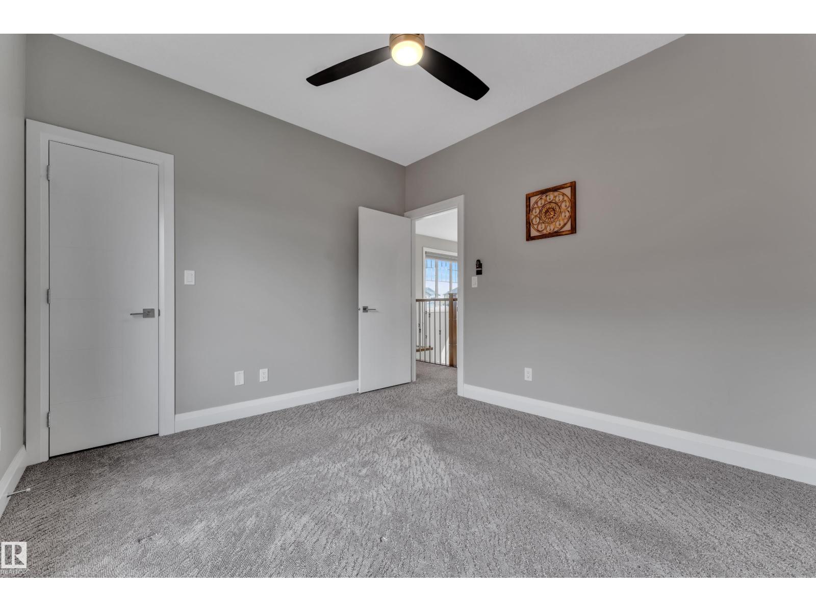4902 38 ST - 29