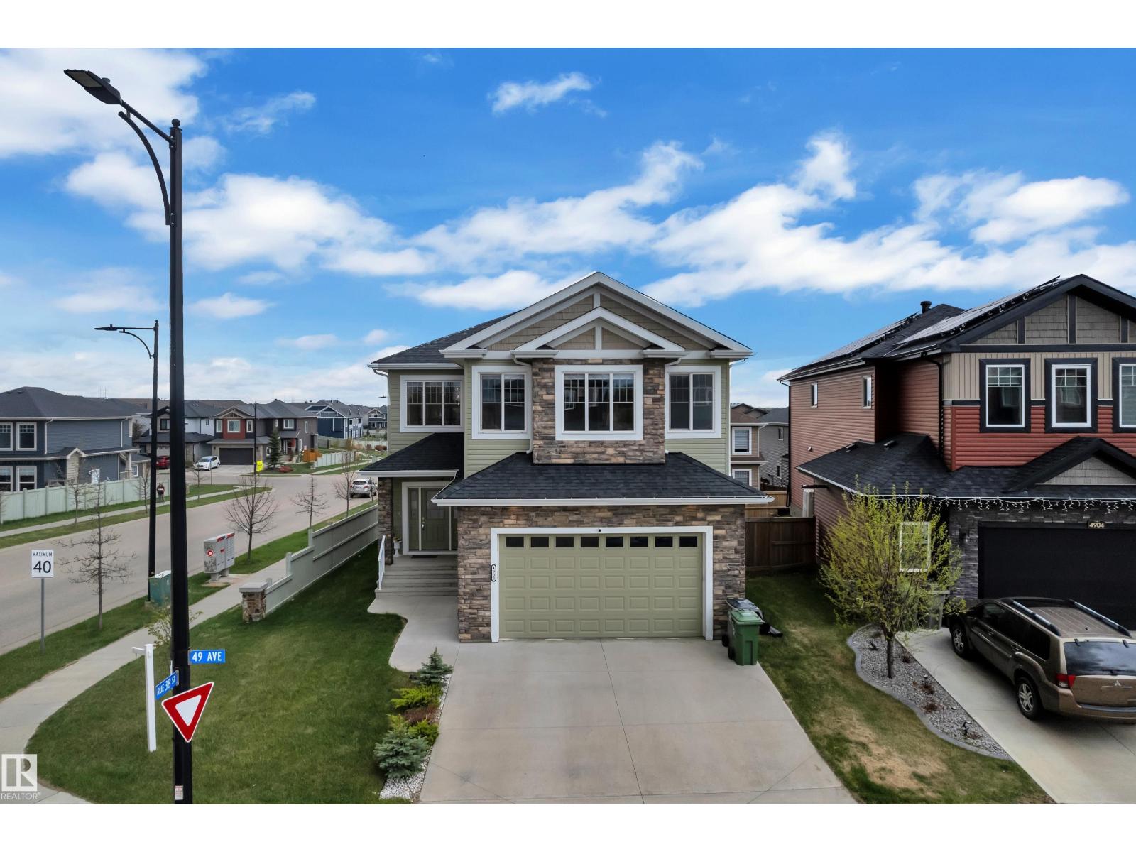 4902 38 ST - 5