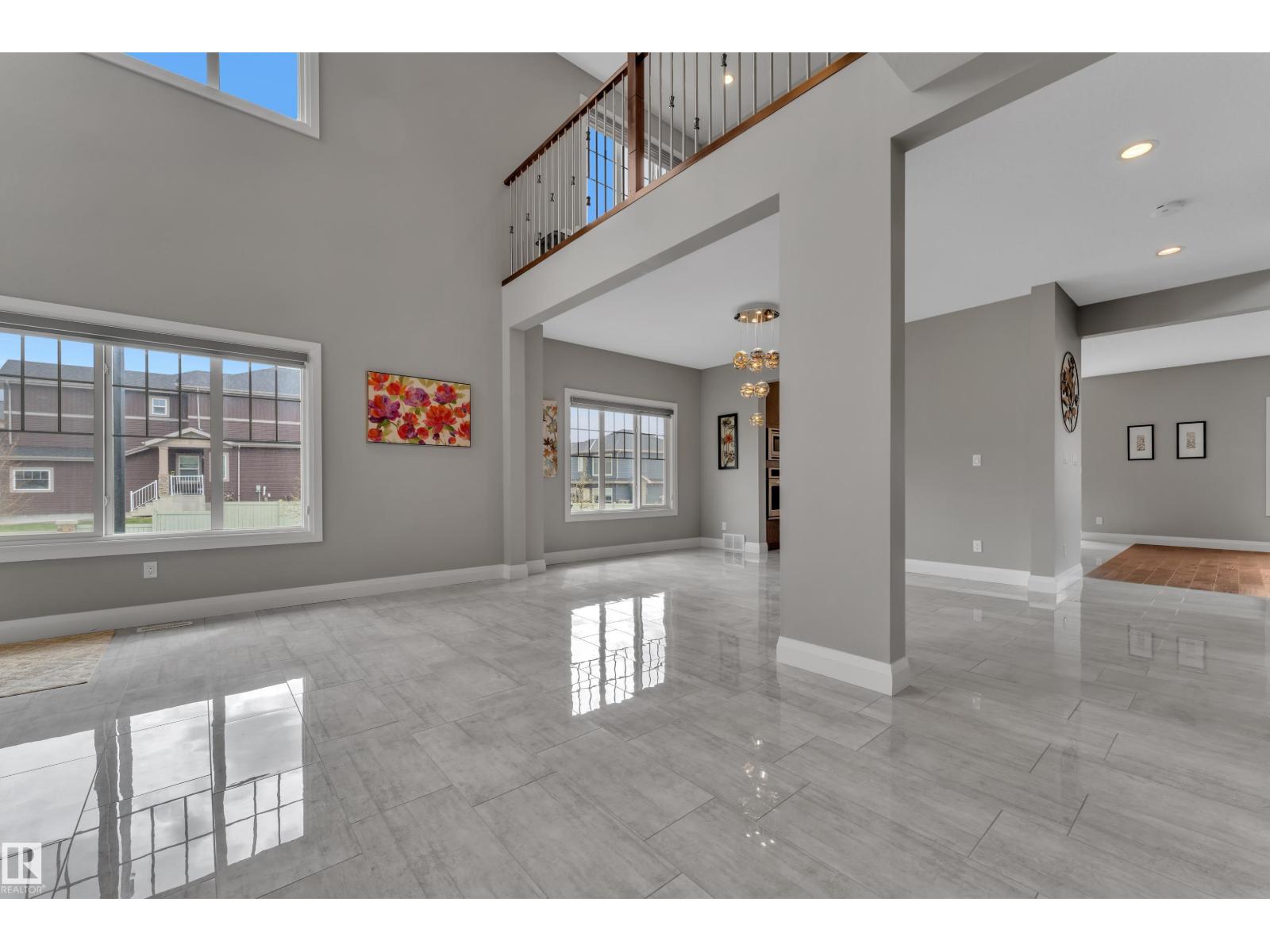 4902 38 ST - 9
