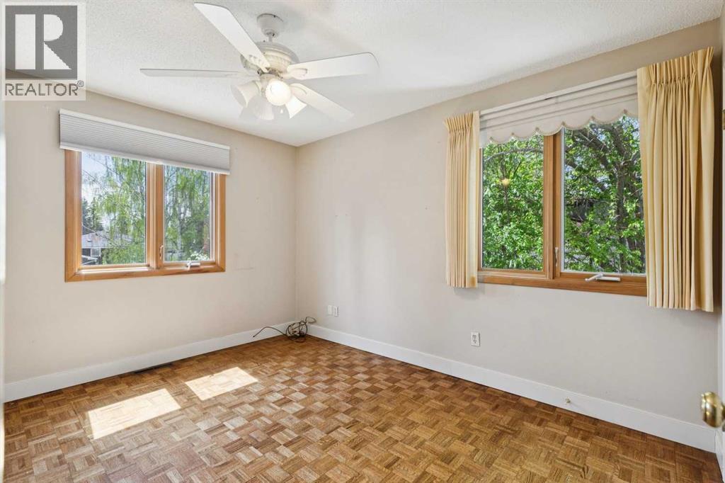 1207 Baldwin Crescent SW — photo 16