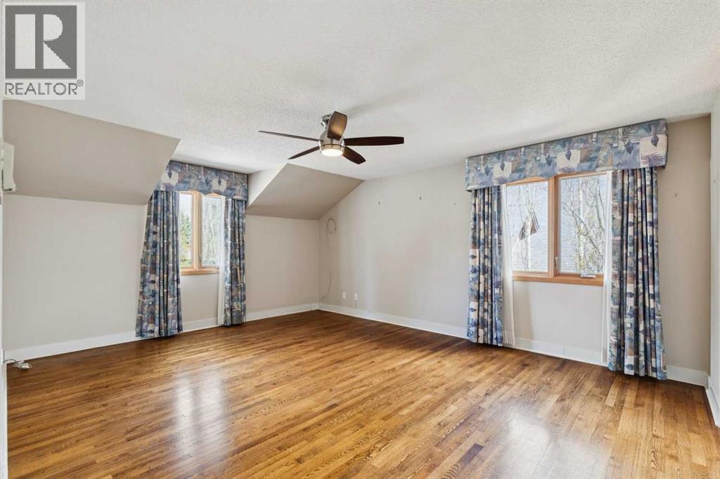 1207 Baldwin Crescent SW — photo 14