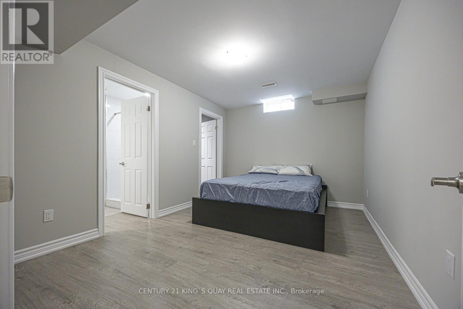 1 BLOOM STREET - 23