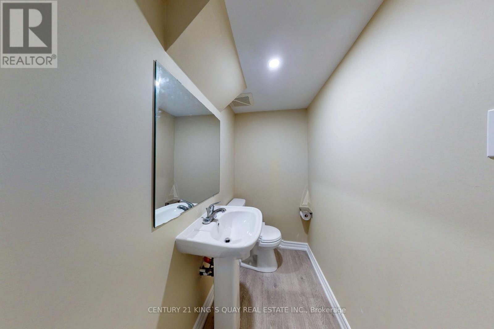 1 BLOOM STREET - 27