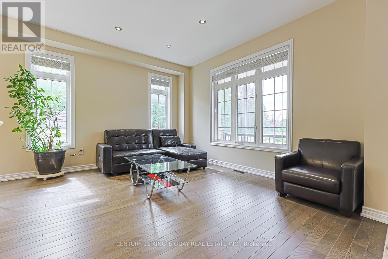1 BLOOM STREET - 3