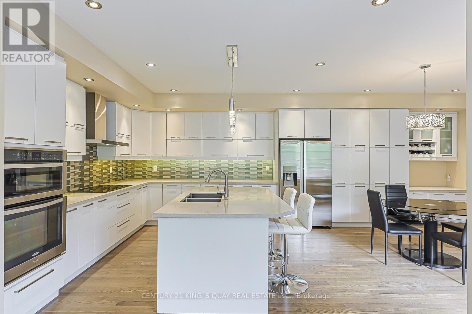 1 BLOOM STREET - 7