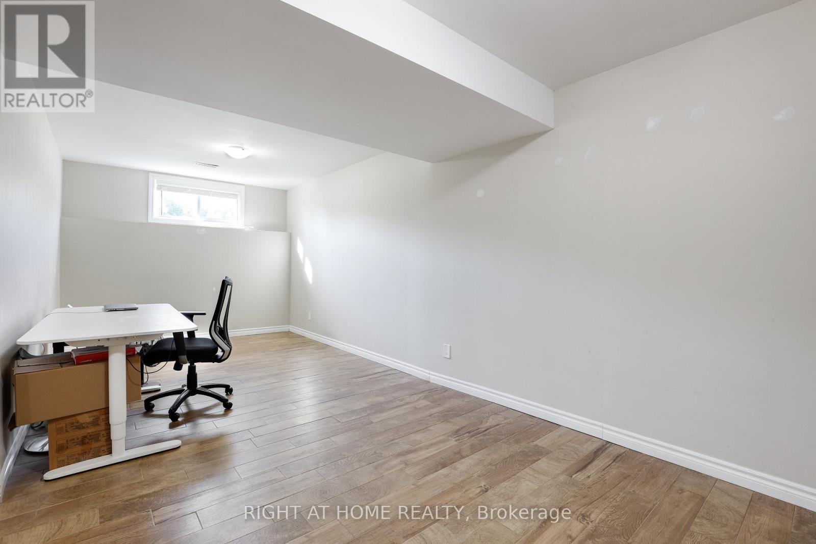 8344 VICTORIA STREET - 23