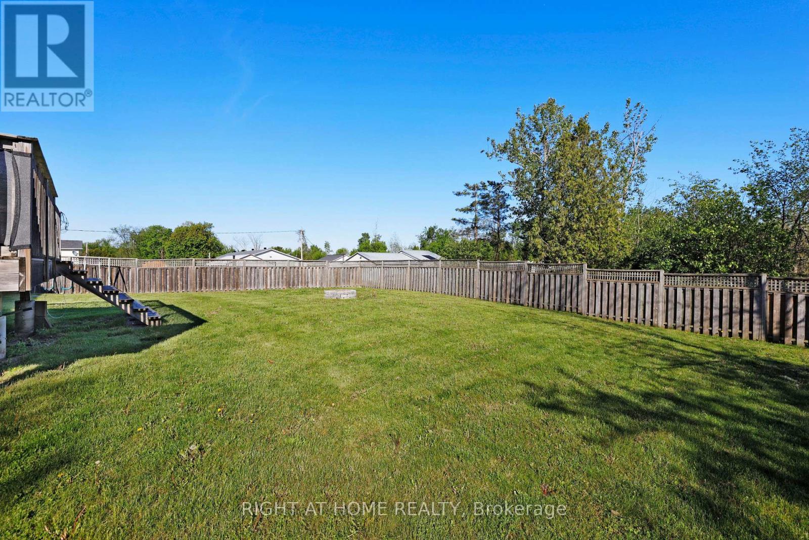 8344 VICTORIA STREET - 27