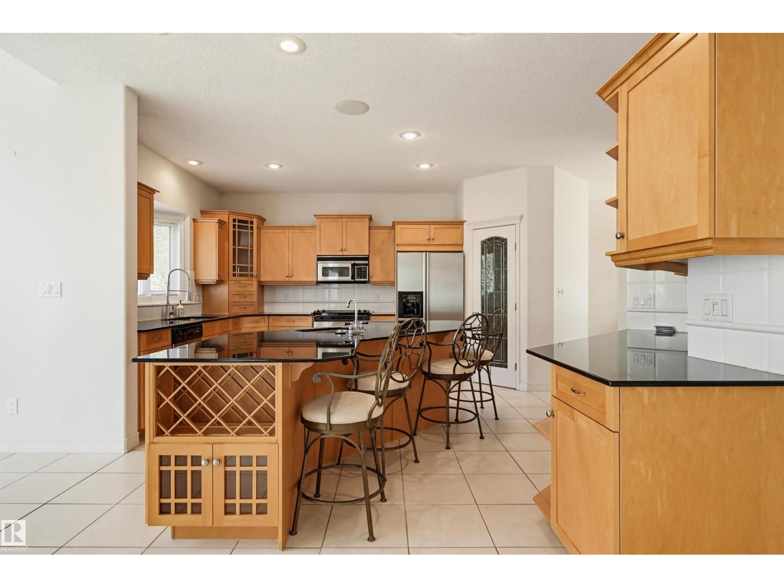 652 HENDERSON ST NW - 9