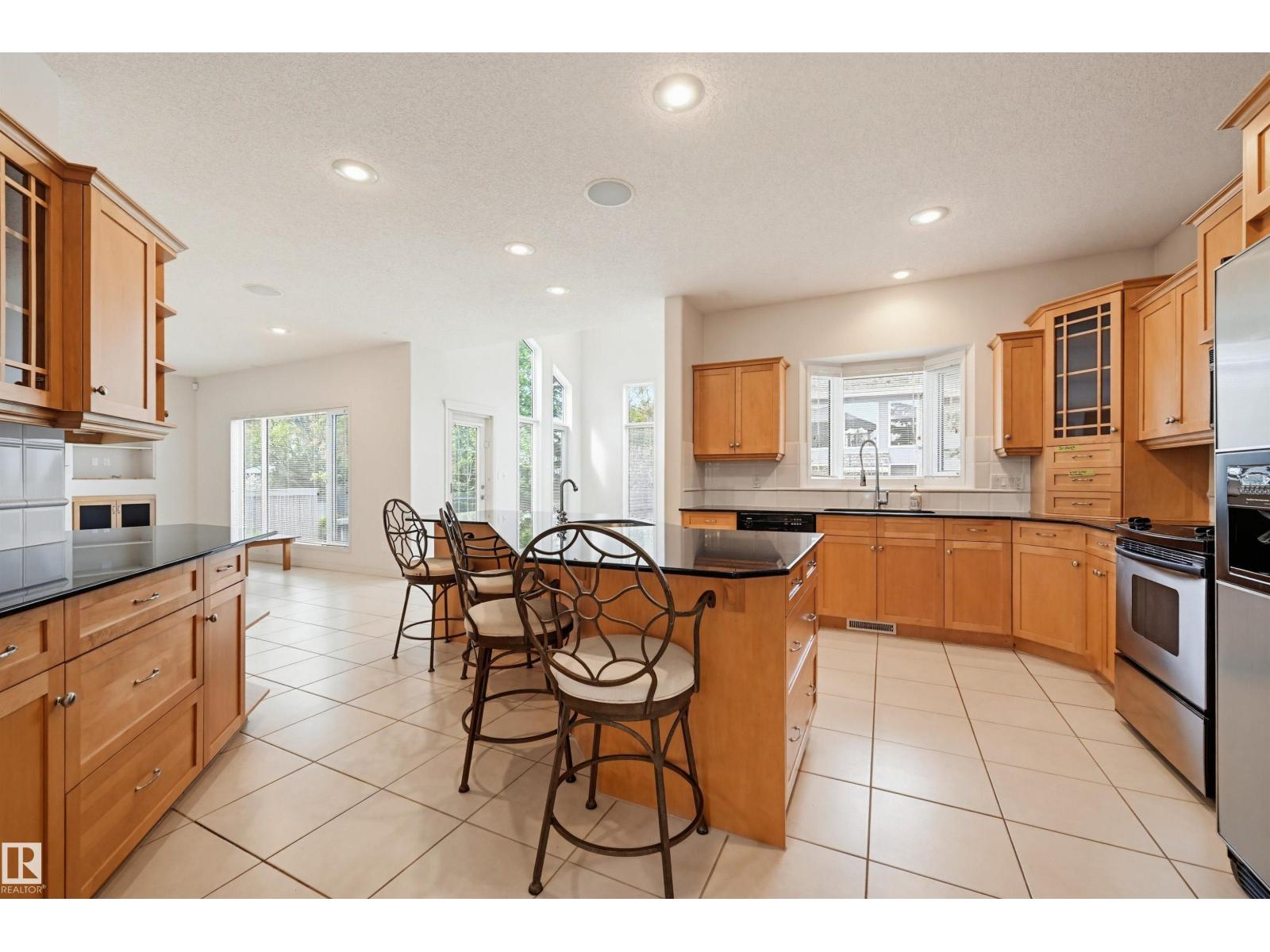 652 HENDERSON ST NW - 7