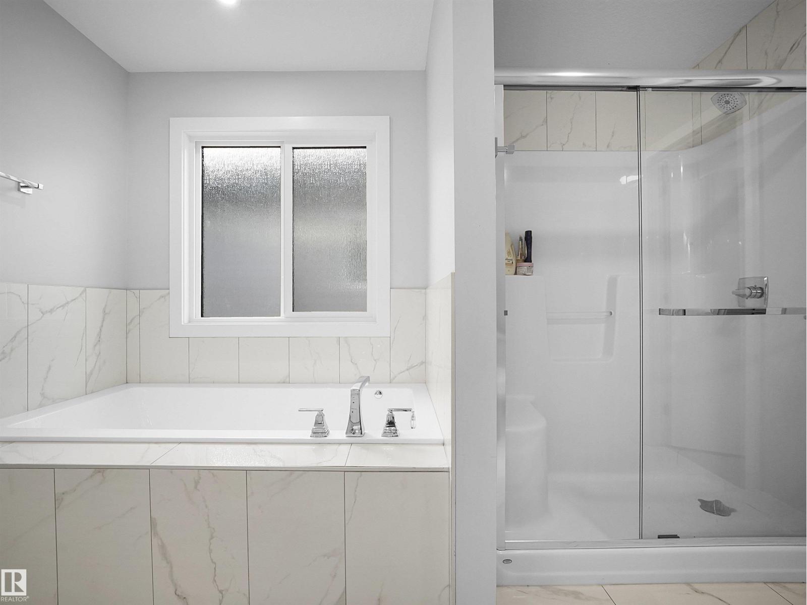 1427 150 AV NW - 33