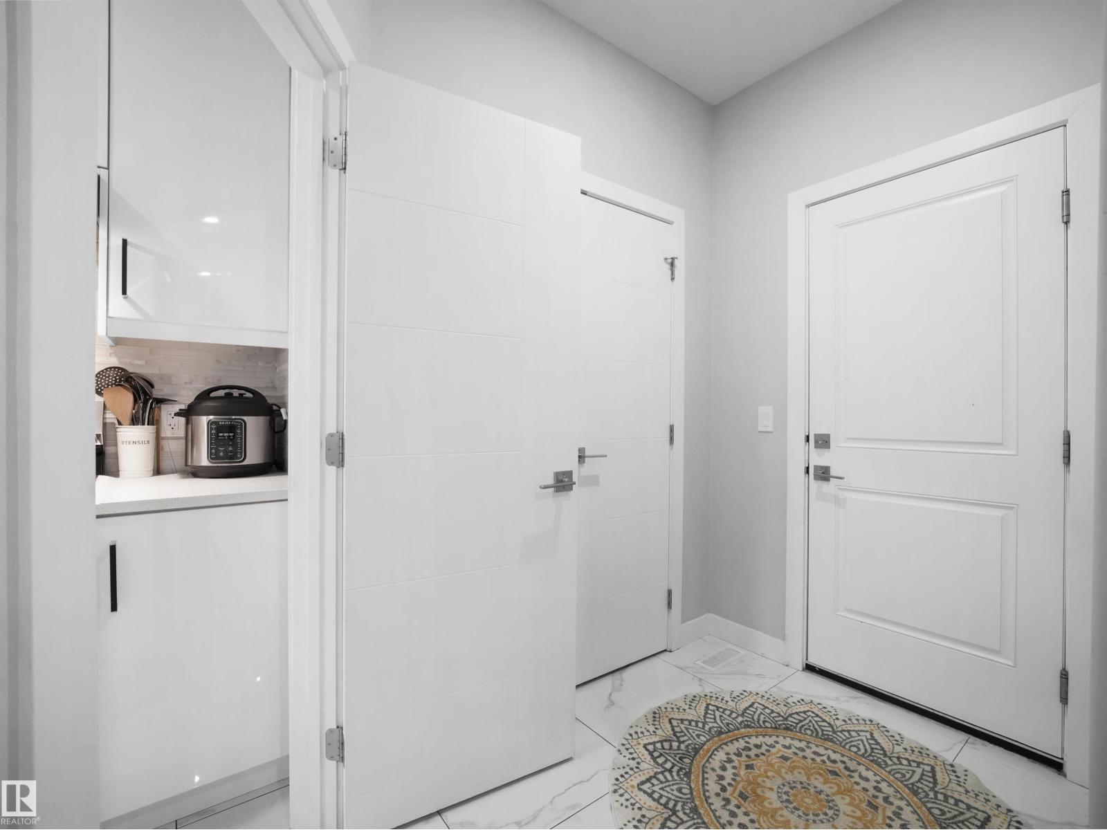 1427 150 AV NW - 11