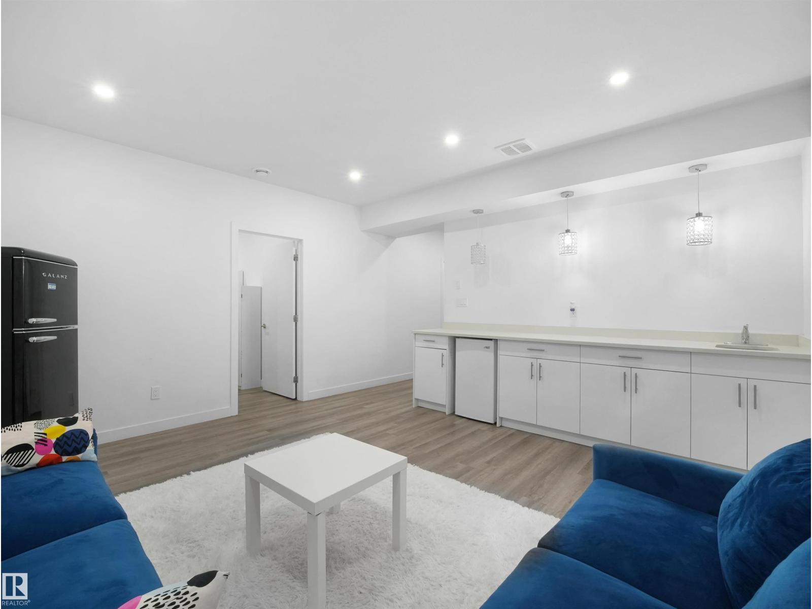 1427 150 AV NW - 53
