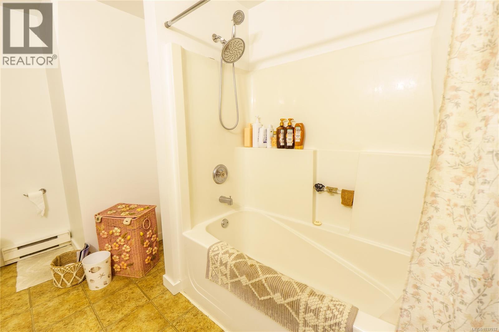 3 295 Arnet Rd, Tofino