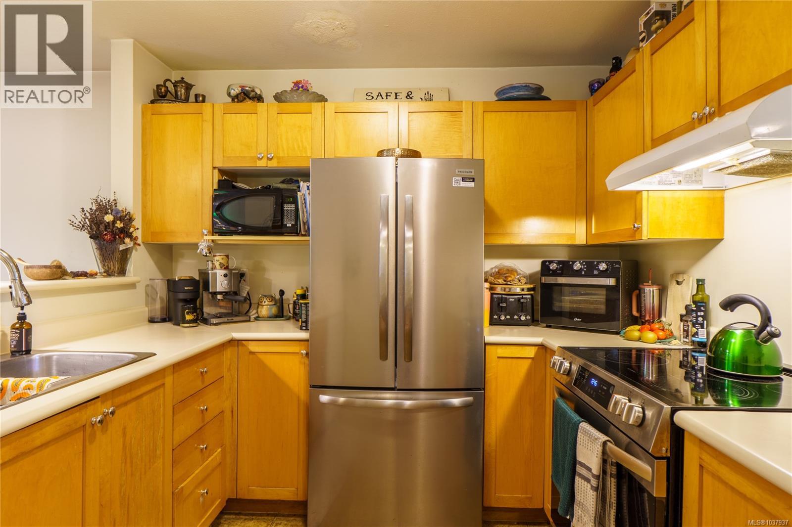 3 295 Arnet Rd, Tofino
