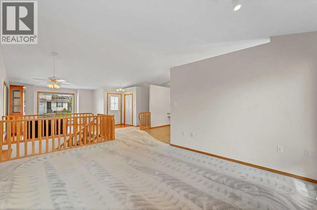 208 Perry Crescent NE — photo 10