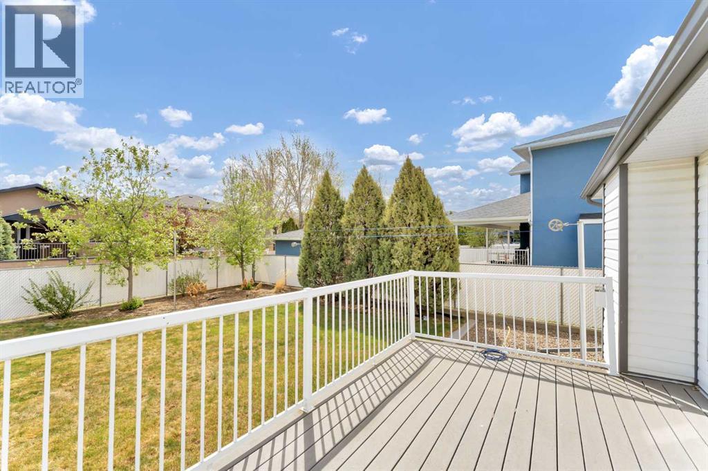 208 Perry Crescent NE — photo 40