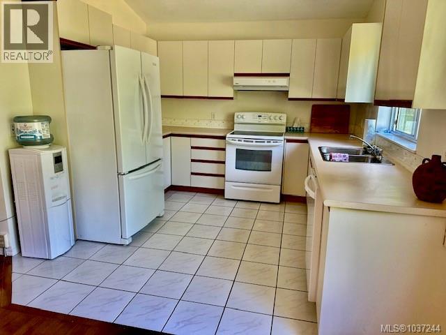 1825 Lackehaven Dr - Image 3
