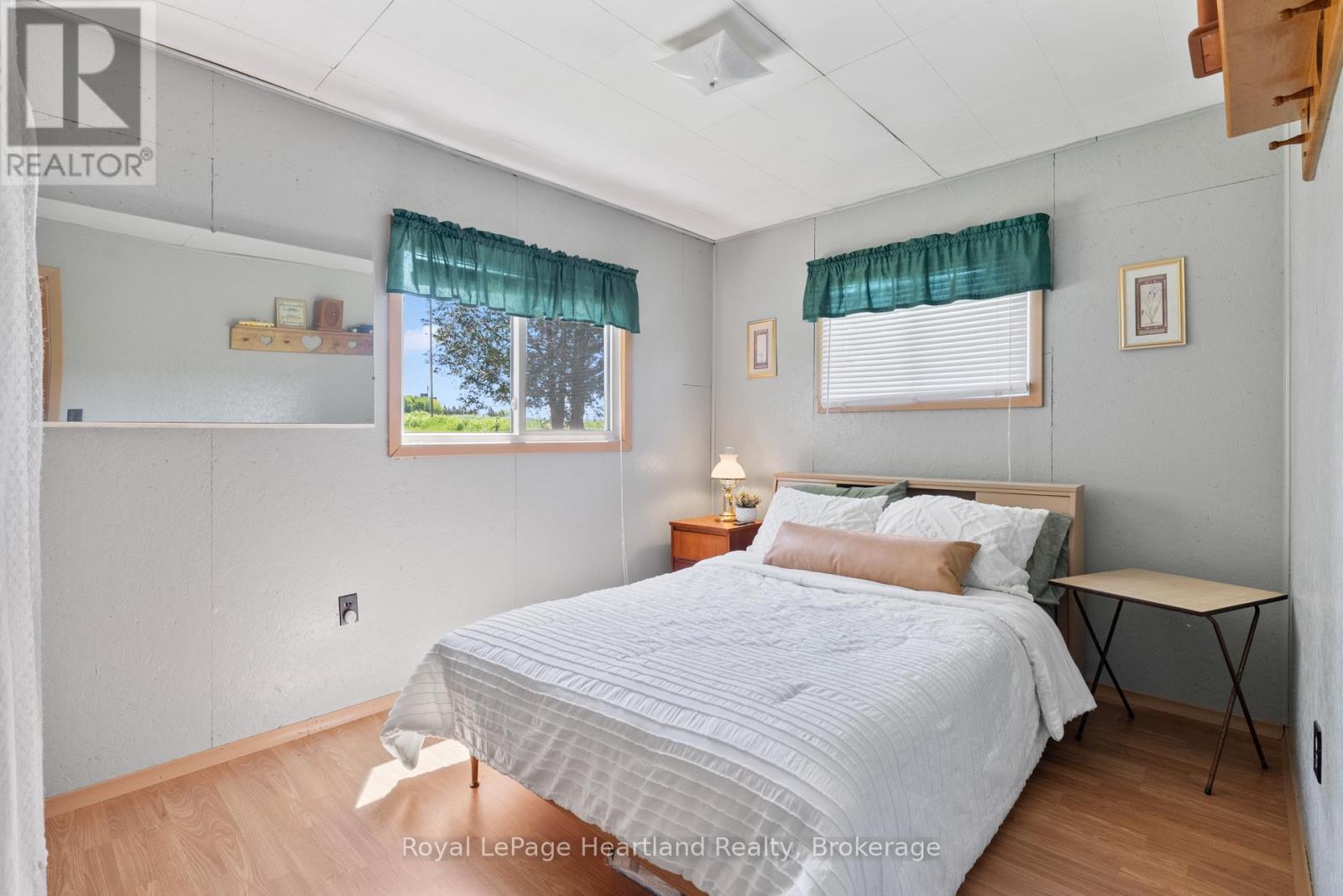 48 POECHMAN LANE - 19