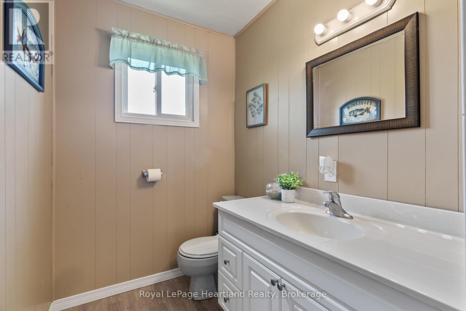 48 POECHMAN LANE - 20