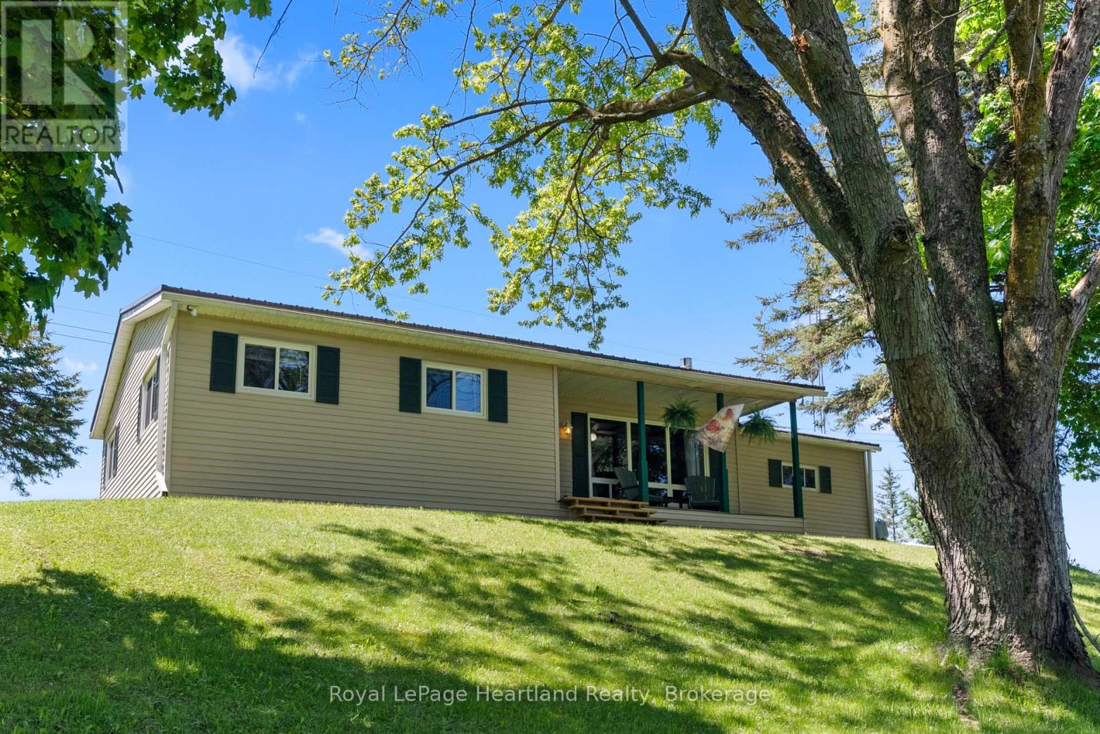 48 POECHMAN LANE - 24