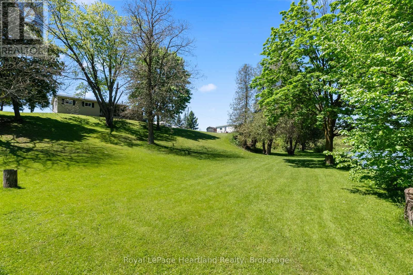 48 POECHMAN LANE - 25