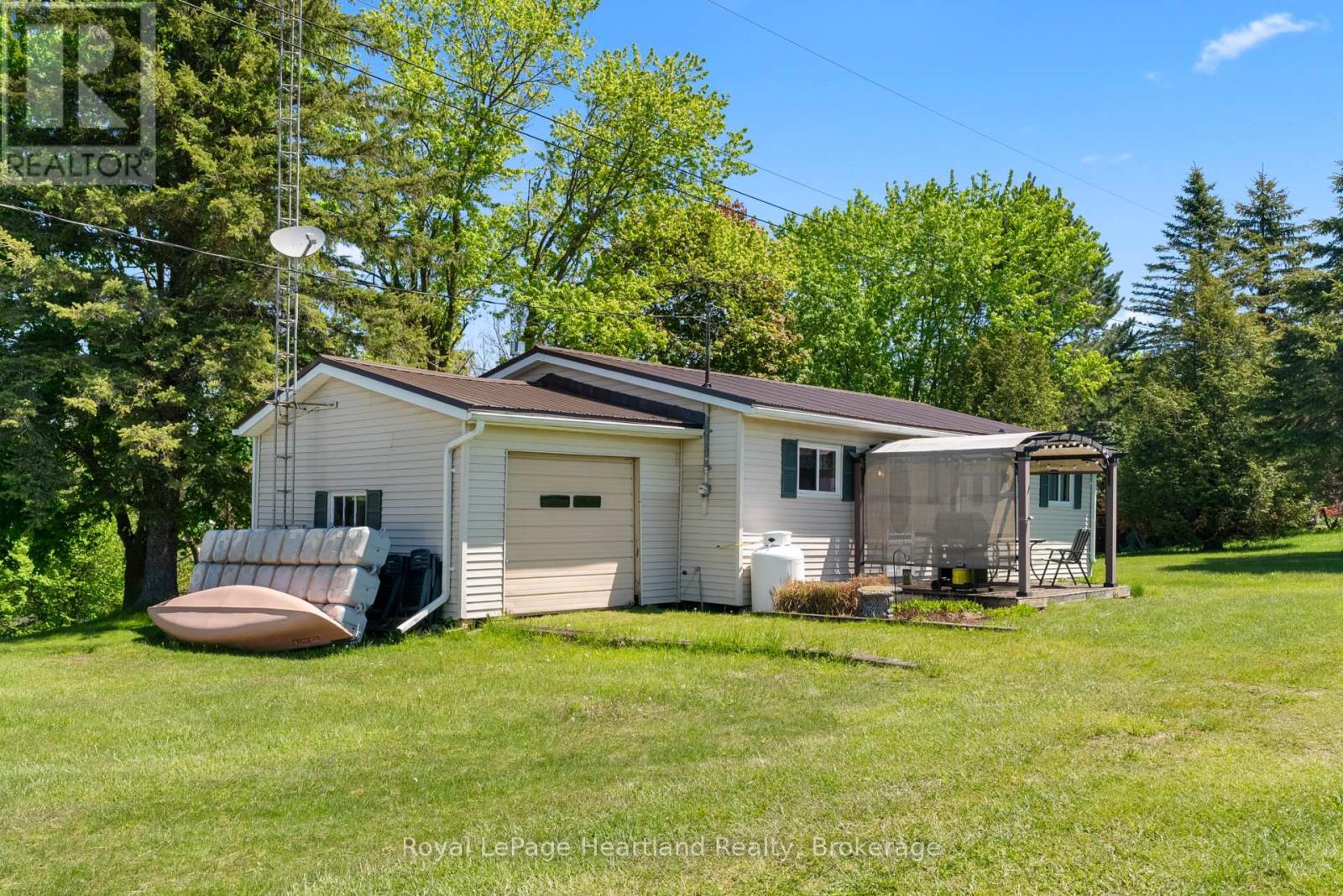 48 POECHMAN LANE - 6