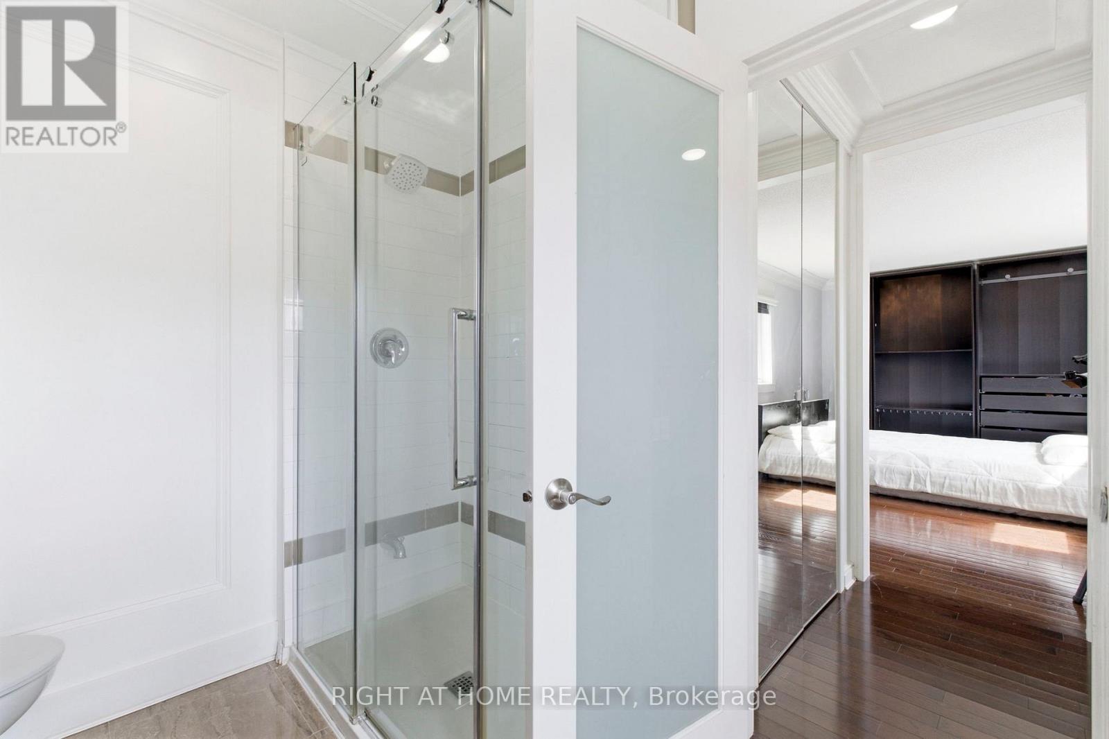 10 LEARMONT AVENUE - 24