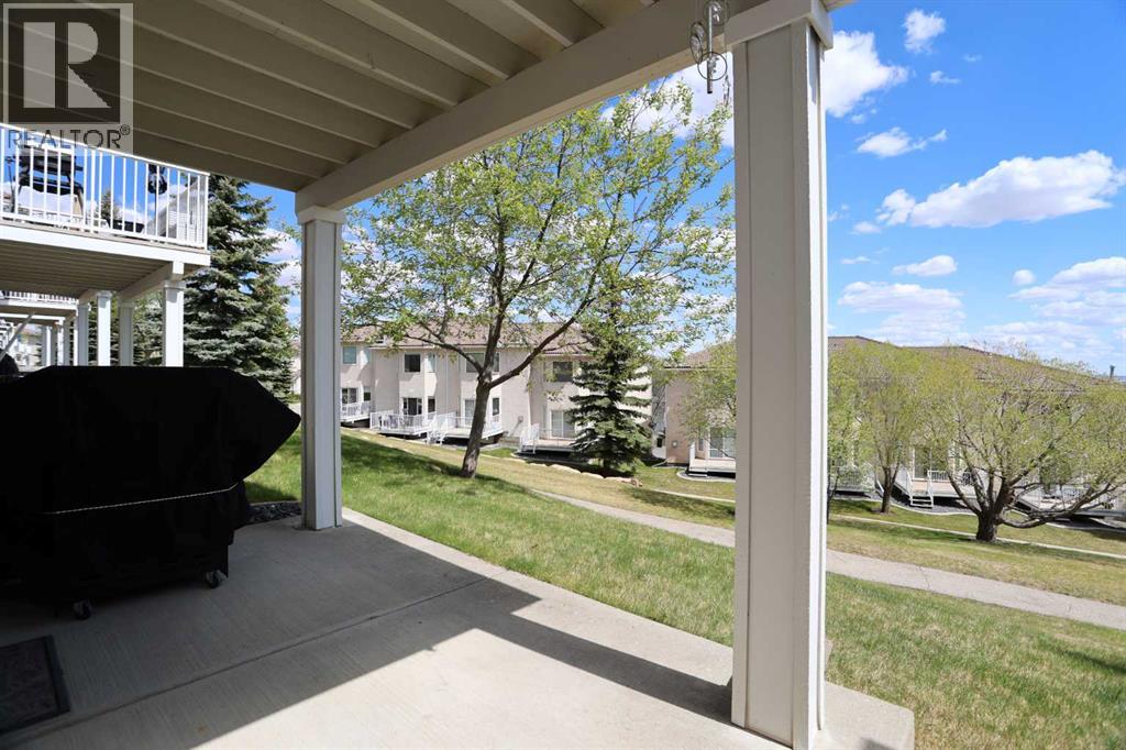 92 Hamptons Link NW - 38