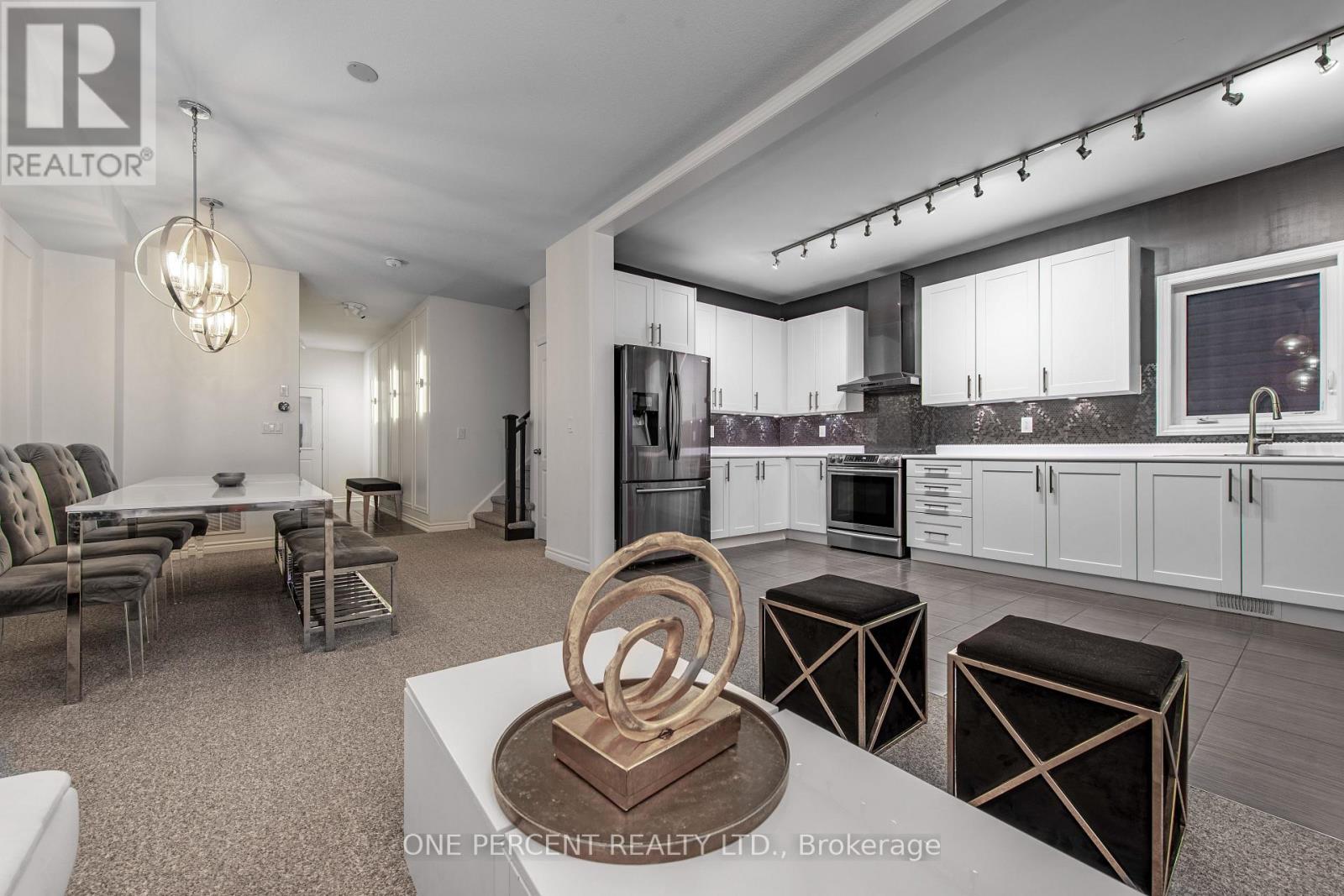 31 COURTNEY STREET - 5