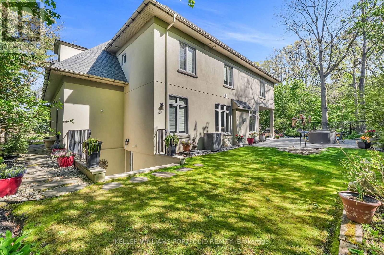 92 PINETREE WAY - 43