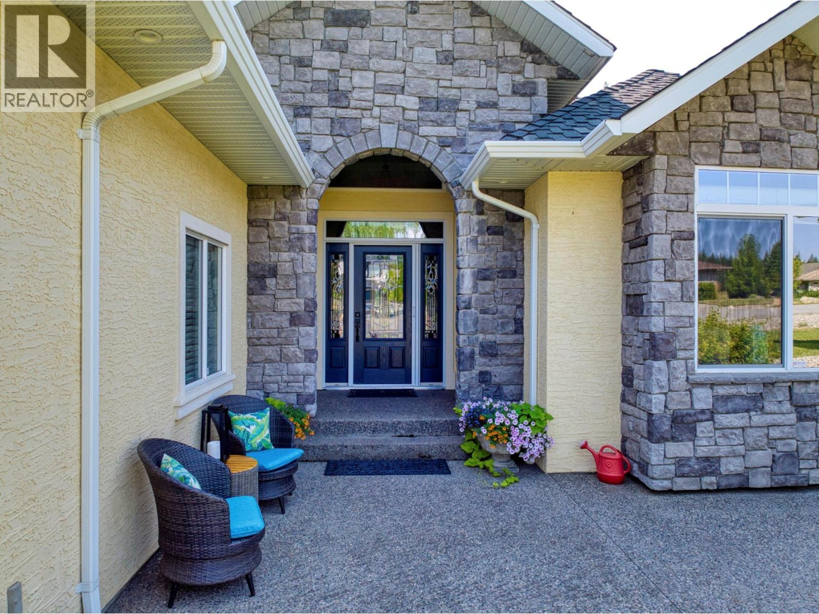 2728 Valleyview Drive, Blind Bay