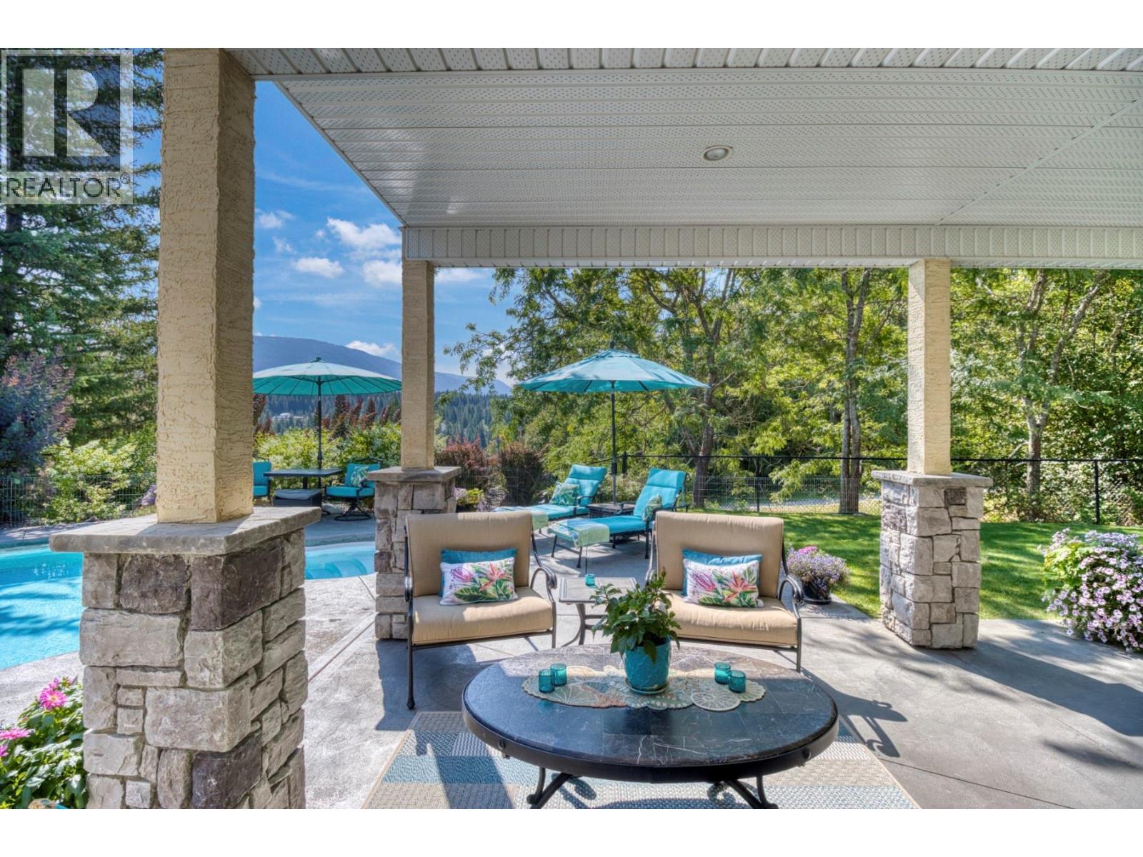 2728 Valleyview Drive, Blind Bay