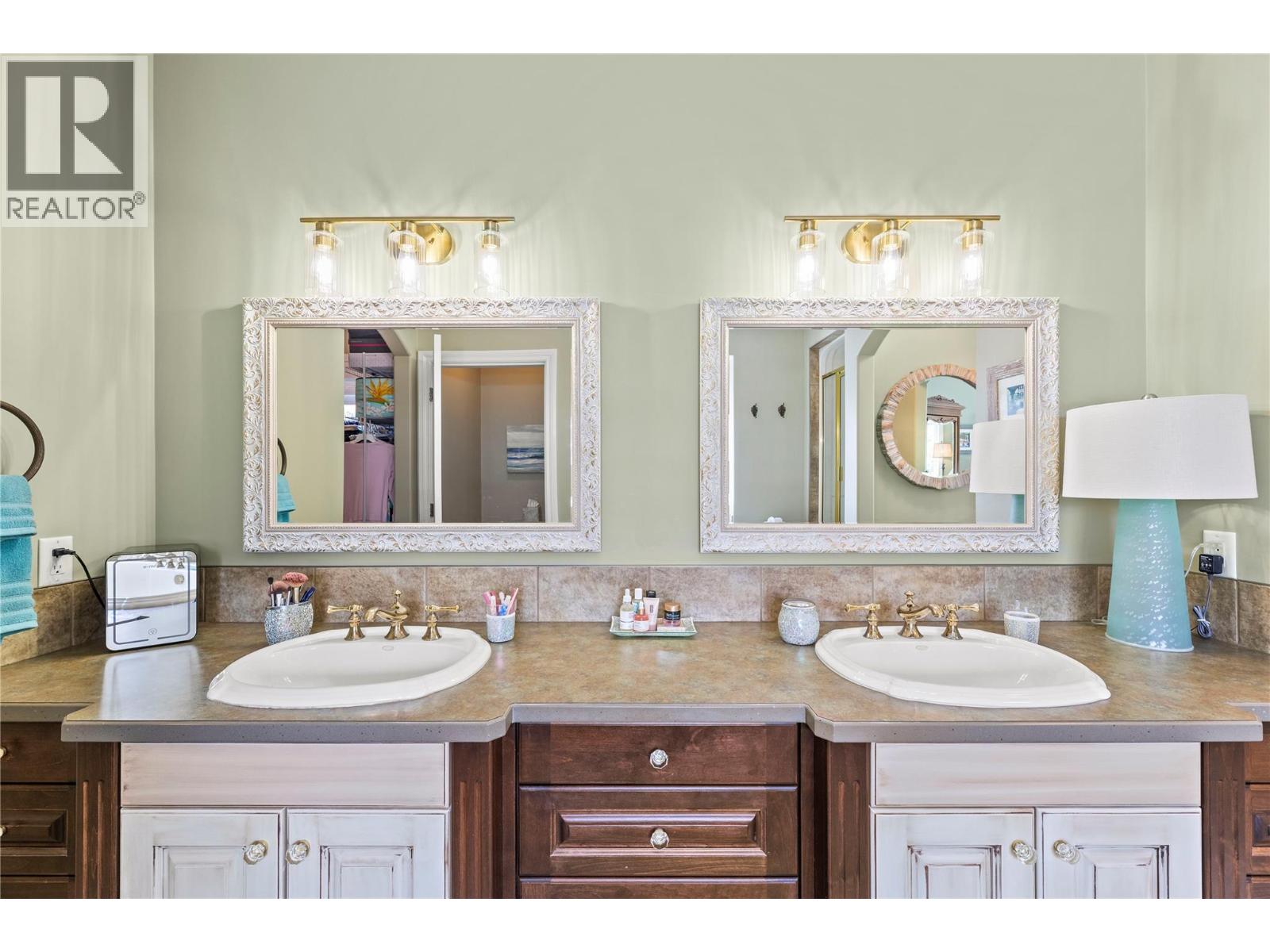 2728 Valleyview Drive, Blind Bay