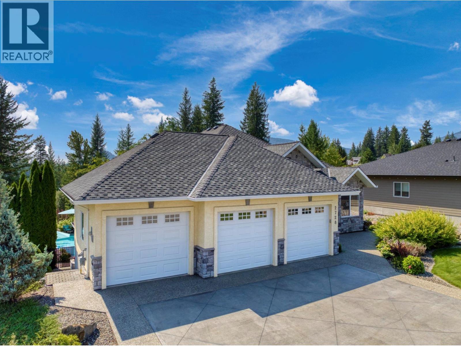 2728 Valleyview Drive, Blind Bay