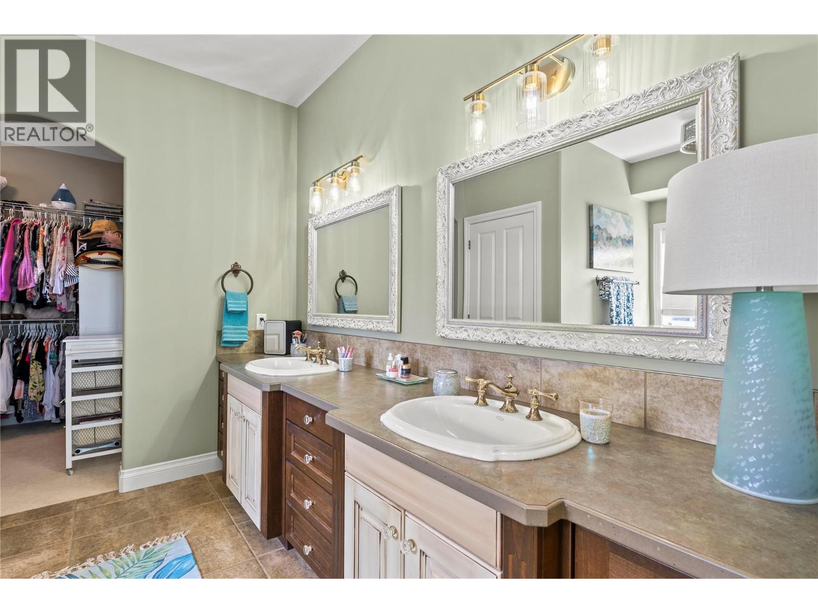 2728 Valleyview Drive, Blind Bay