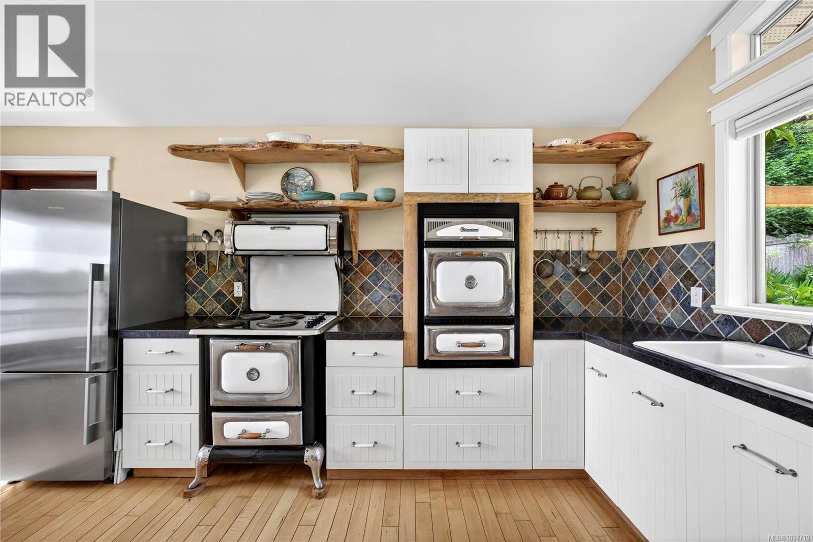 144 Douglas Rd, Salt Spring