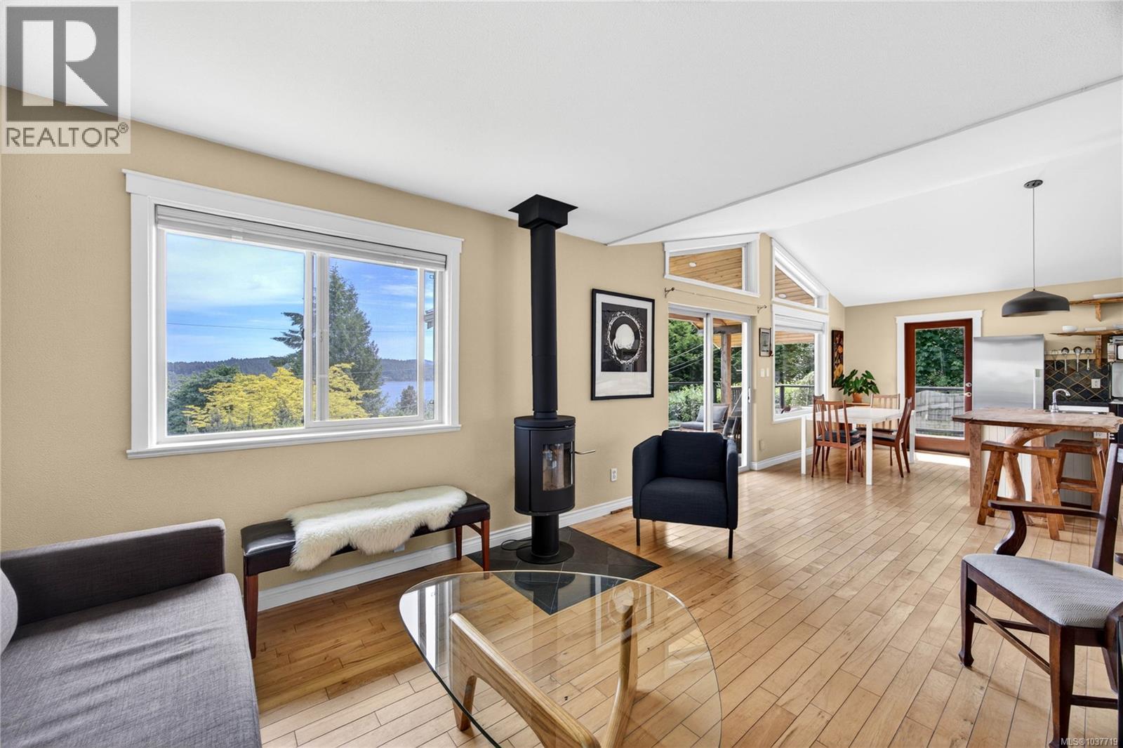144 Douglas Rd, Salt Spring