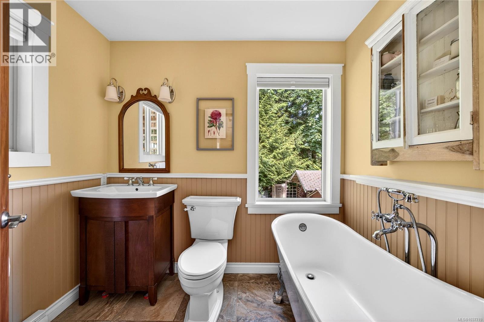 144 Douglas Rd, Salt Spring