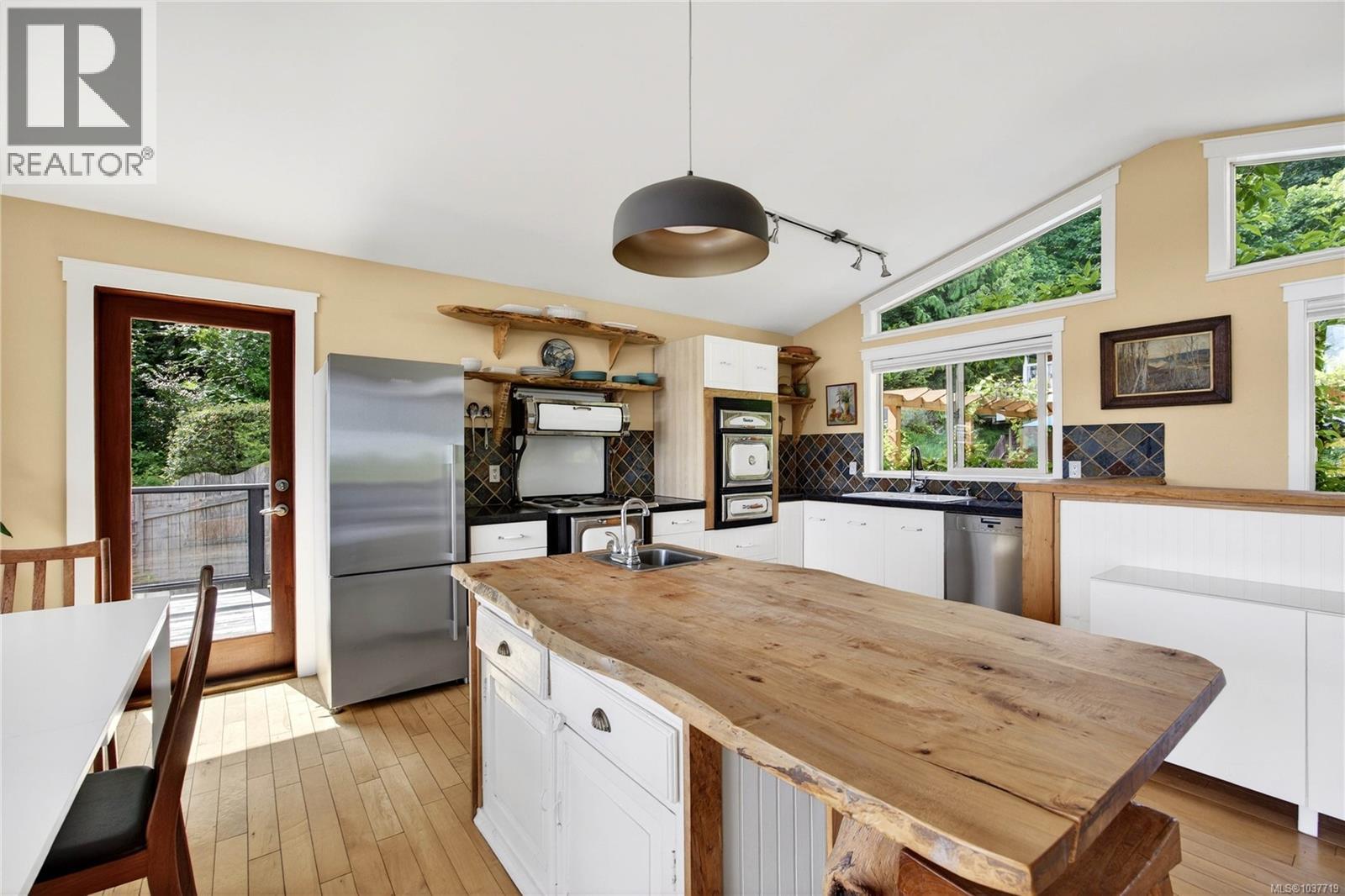 144 Douglas Rd, Salt Spring
