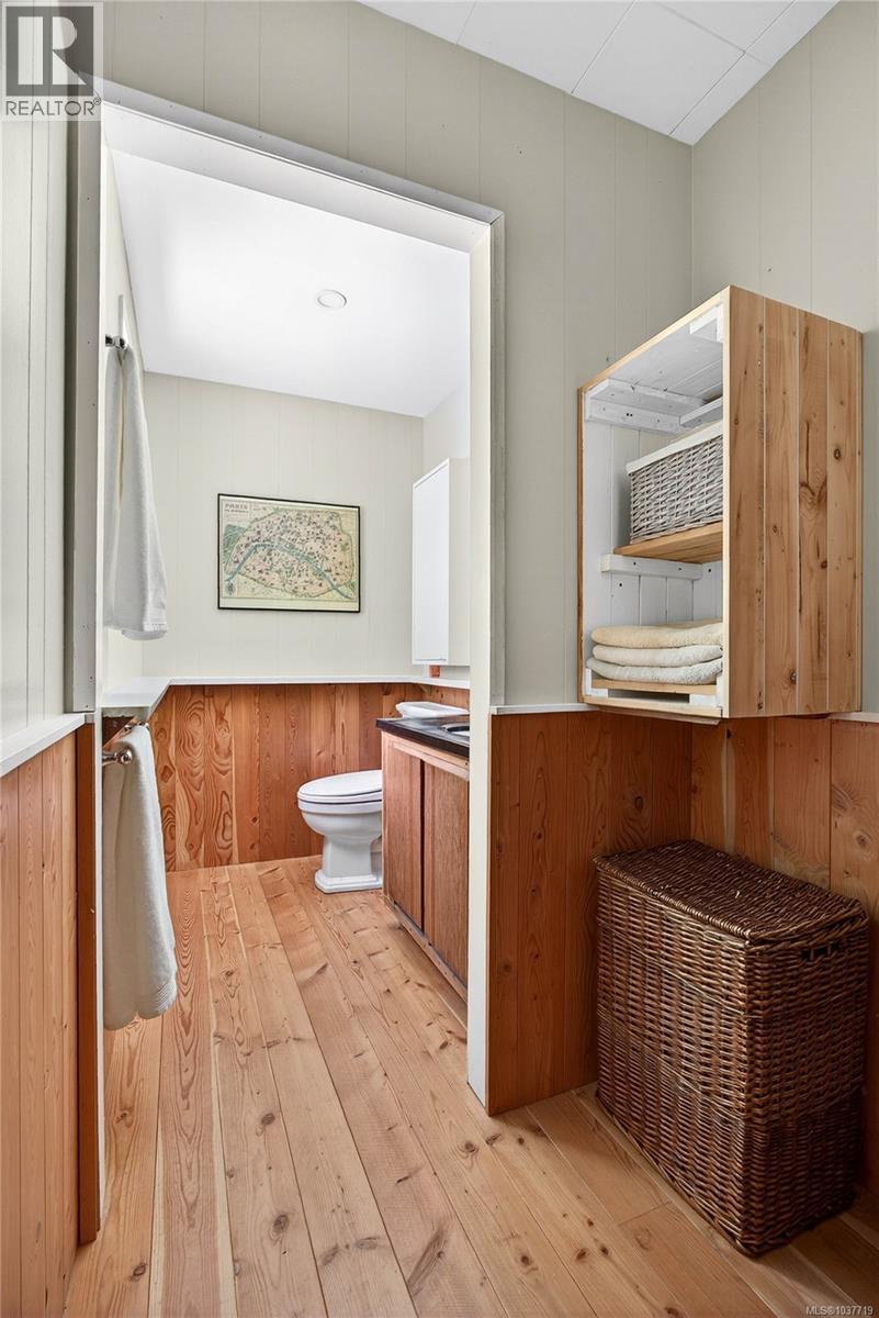 144 Douglas Rd, Salt Spring