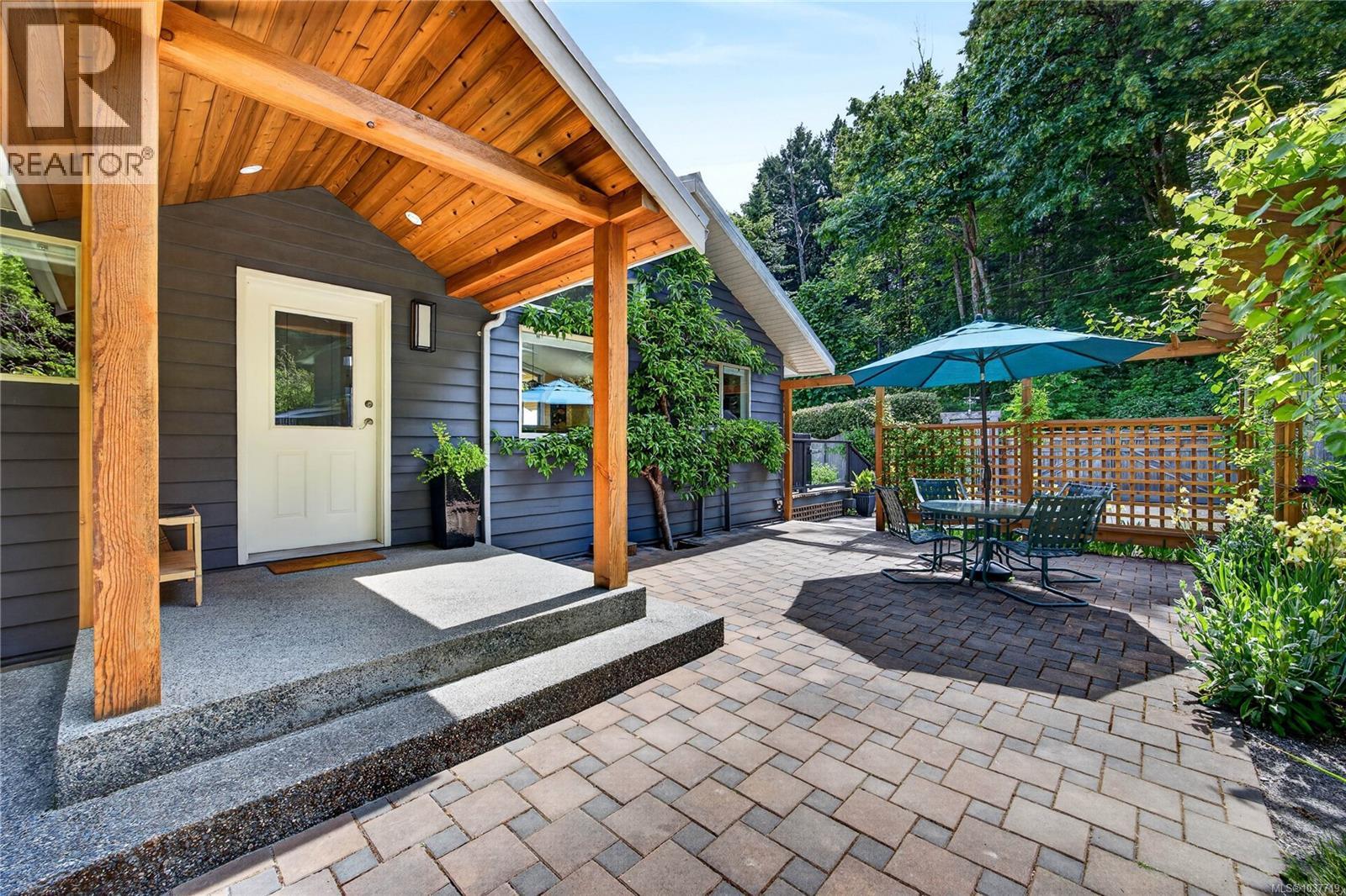 144 Douglas Rd, Salt Spring