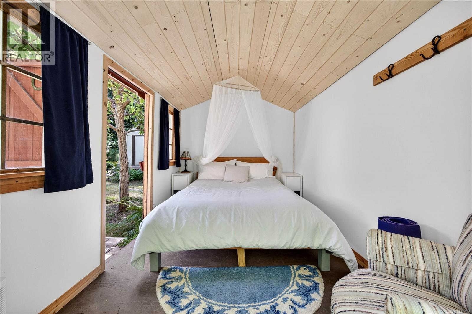 144 Douglas Rd, Salt Spring