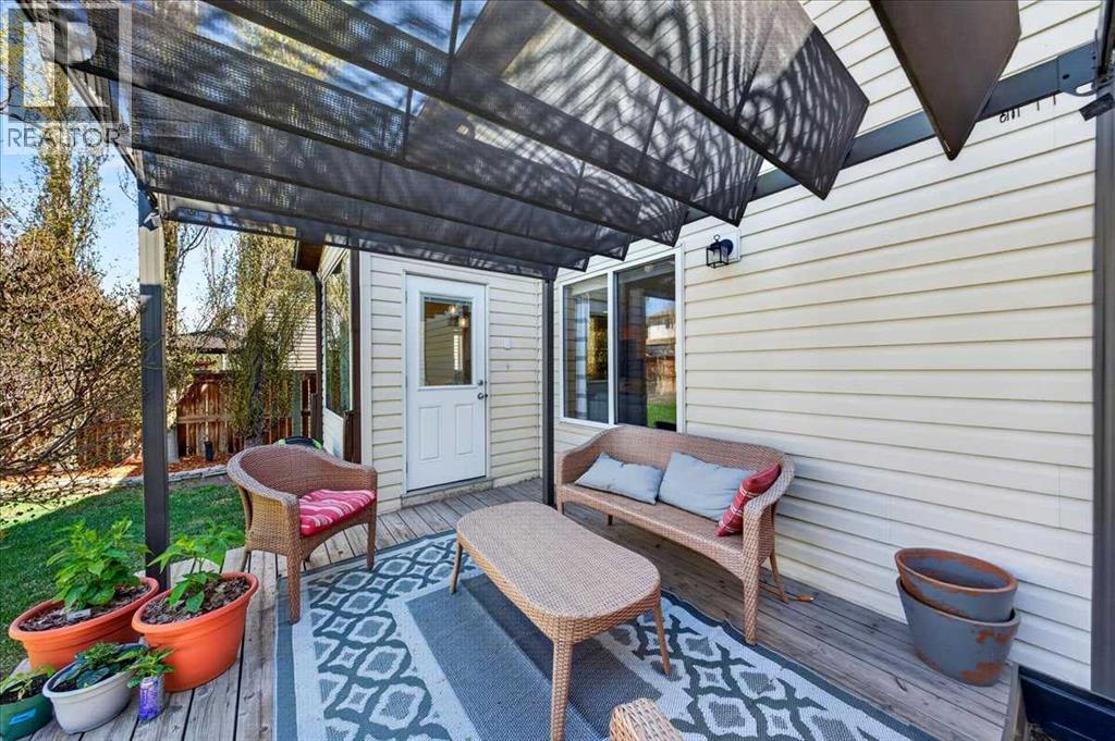 152 Chapman Close SE - 38