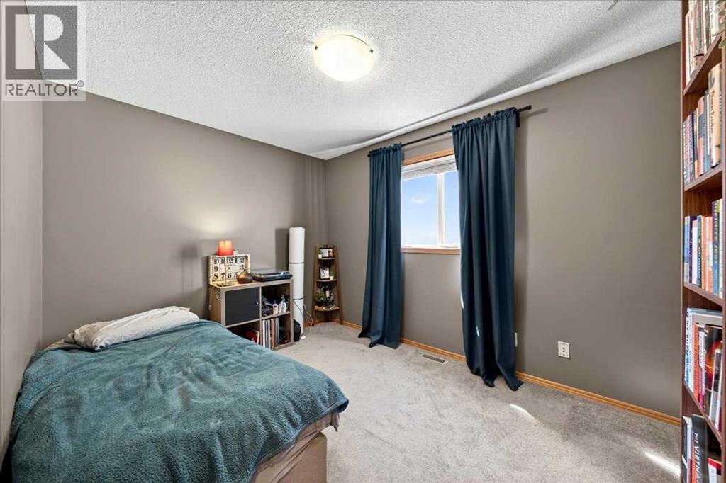 152 Chapman Close SE - 10
